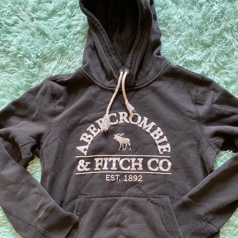 Men’s Abercrombie and Fitch hoodie. Size small 💕